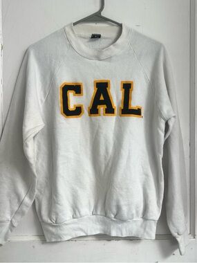Vintage CAL Calitornia Golden Bears Crewneck Sweater Size L
MADE IN USA